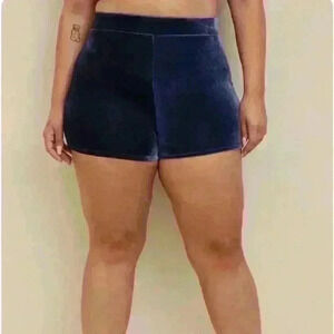 BNWT TORRID VELOUR SHORTY PANTY SHORT